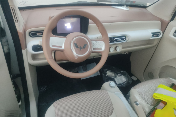 五菱汽车 宏光MINIEV 2024款 第三代 215km 青春版中控内饰12