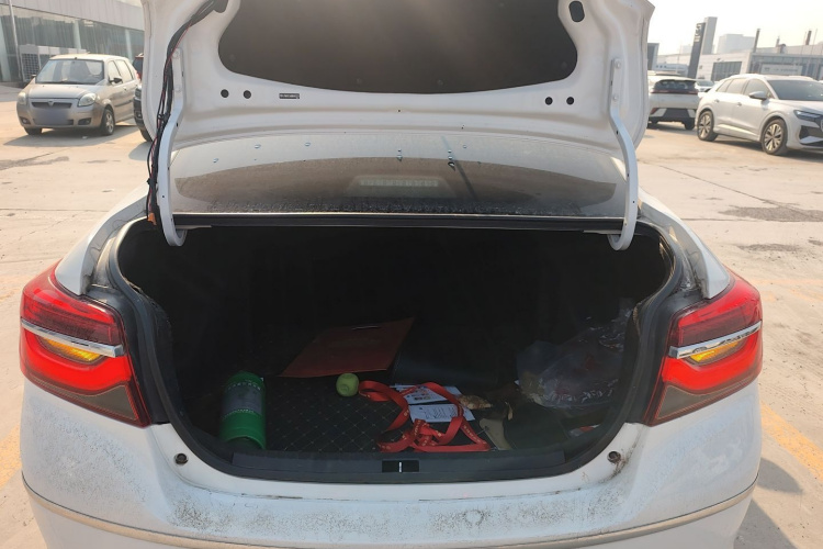 丰田 威驰 2021款 1.5L CVT创行版机舱底盘23