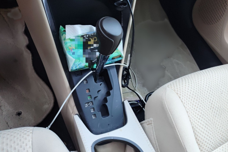 丰田 威驰 2014款 1.5L 自动智臻版局部细节18