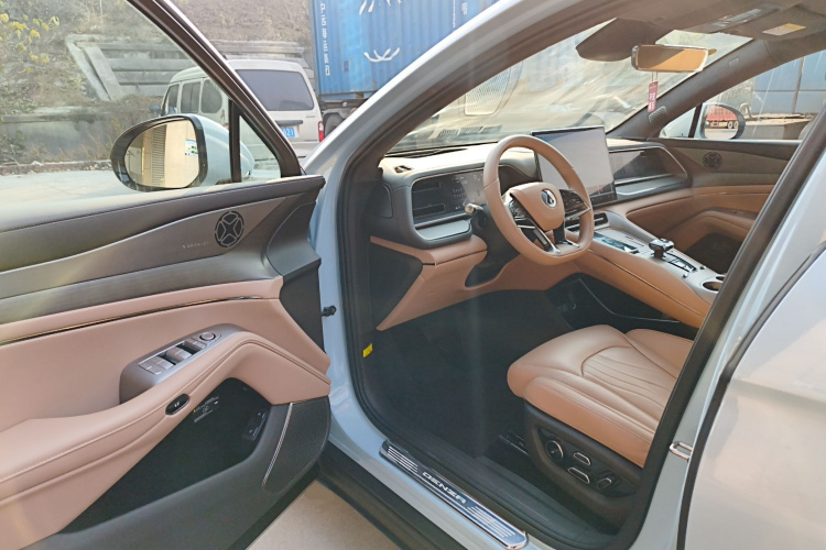 腾势N7 2024款 630 四驱智驾Max版中控内饰7003