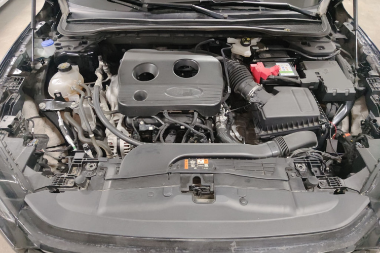 福特 蒙迪欧 2023款 EcoBoost 180 舒雅型局部细节24