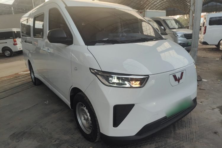 五菱汽车 五菱扬光 2024款 300KM 舒适型客车版 75kW车身外观3