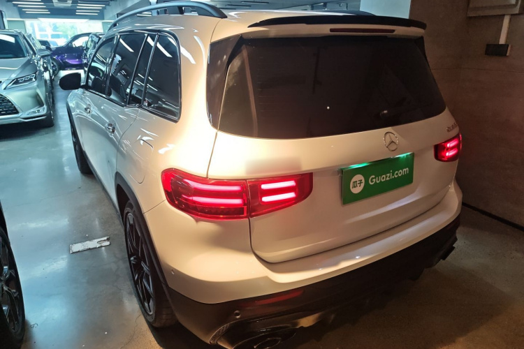 奔驰GLB AMG 2024款 AMG GLB 35 4MATIC车身外观4