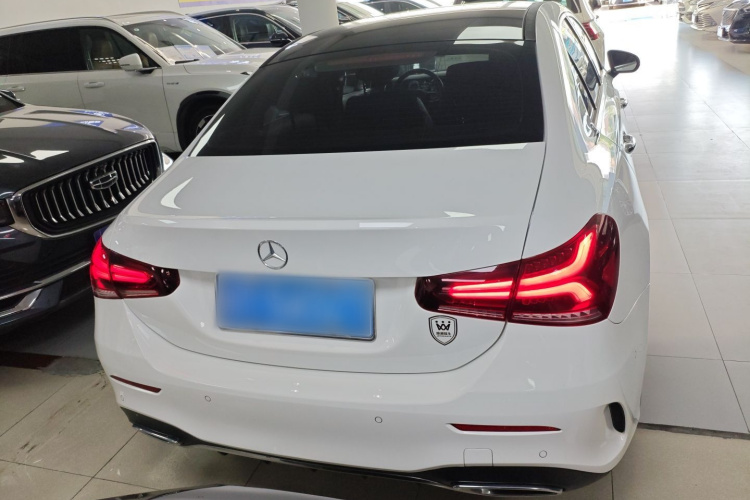 奔驰A级 2022款 改款 A 200 L 运动轿车动感型车身外观6004