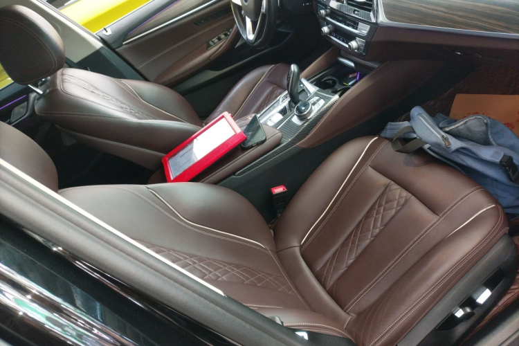 宝马5系 2018款 改款 530Li 尊享型 豪华套装局部细节41