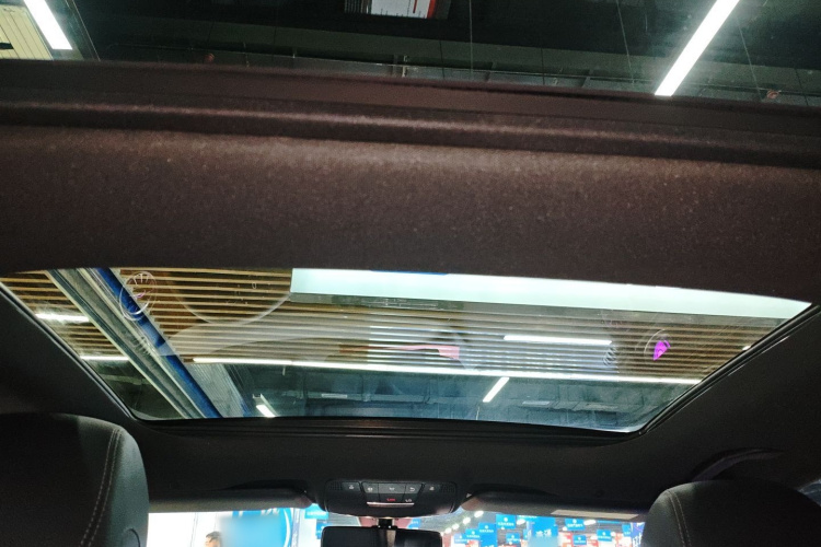 奔驰E级(进口) 2020款 E 260 运动版中控内饰22