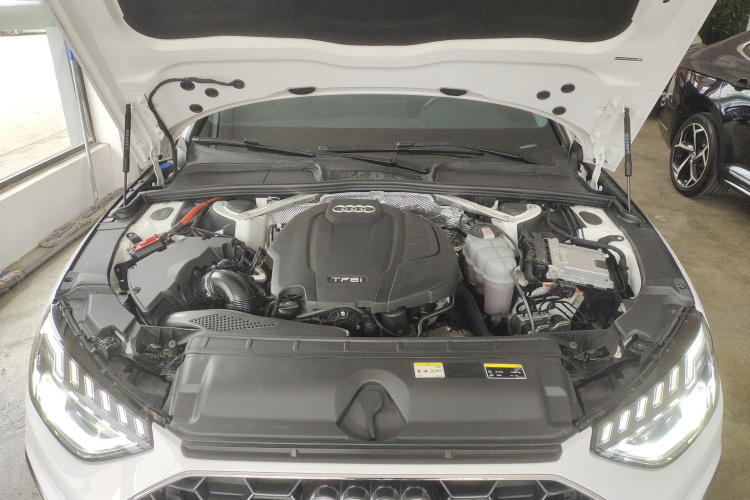 奥迪A4L 2022款 40 TFSI 时尚动感型机舱底盘24