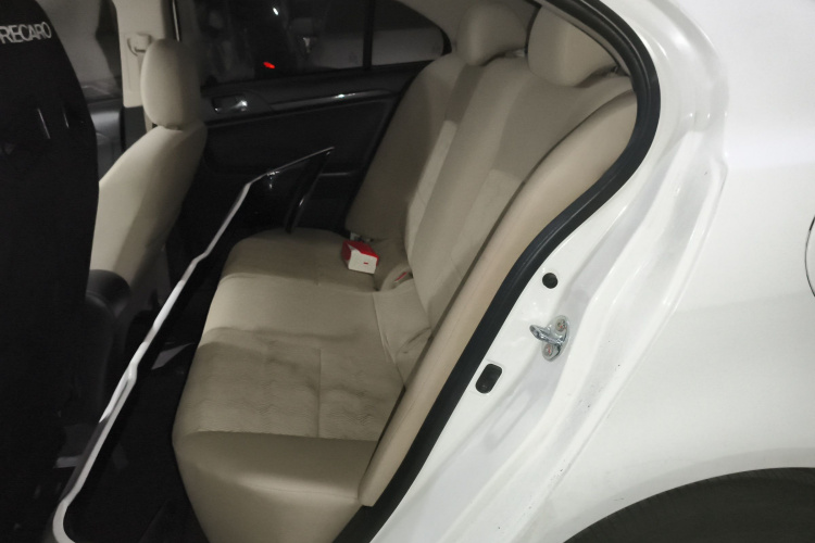 三菱 翼神 2012款 时尚版 1.8L 手动舒适型中控内饰21