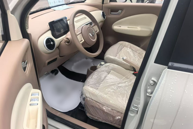 五菱汽车 宏光MINIEV 2025款 四门版 进阶款中控内饰7002