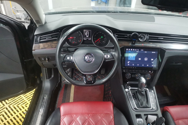 大众 迈腾 2017款 330TSI DSG 豪华型中控内饰13