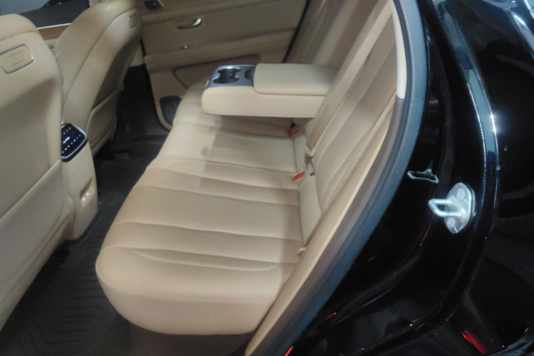 鸿蒙智行 问界M7 2024款 1.5T 智驾四驱Max版 5座中控内饰7004