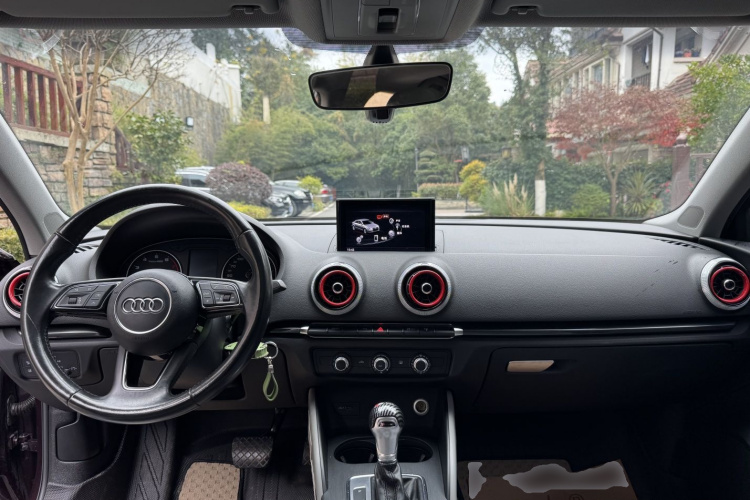 奥迪A3 2018款 30周年年型 Limousine 35 TFSI 时尚型中控内饰7002