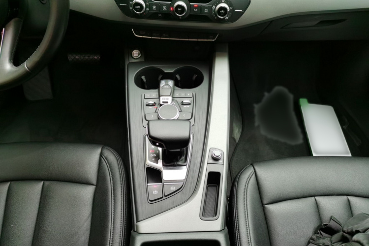 奥迪A4L 2017款 Plus 40 TFSI 进取型局部细节18