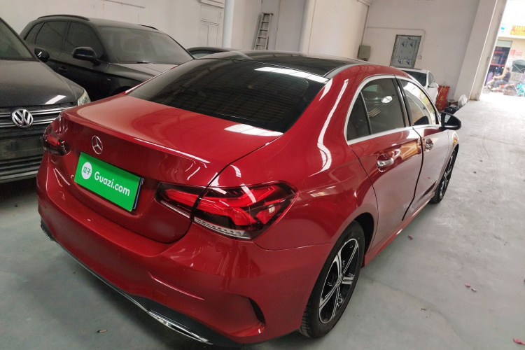 奔驰A级 2022款 改款三 A 200 L 运动轿车时尚型车身外观6005