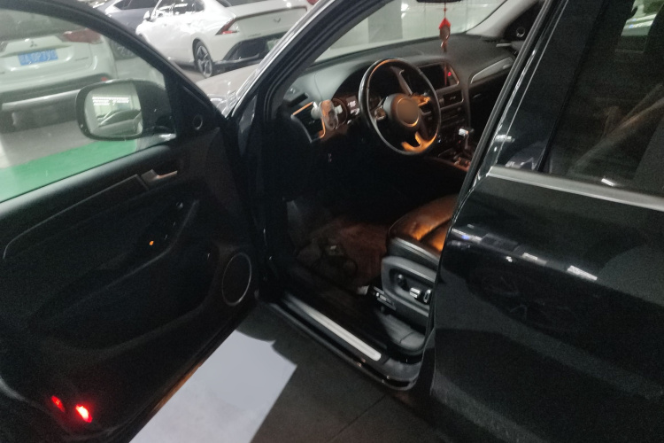 奥迪Q5 2016款 40 TFSI 舒适型中控内饰20