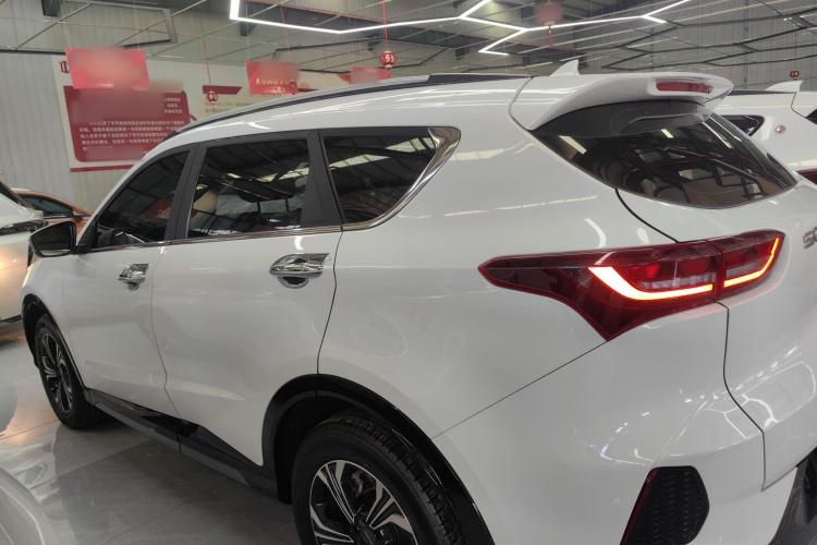 东南DX8S 2022款 1.5T DCT酋长版 7座车身外观4