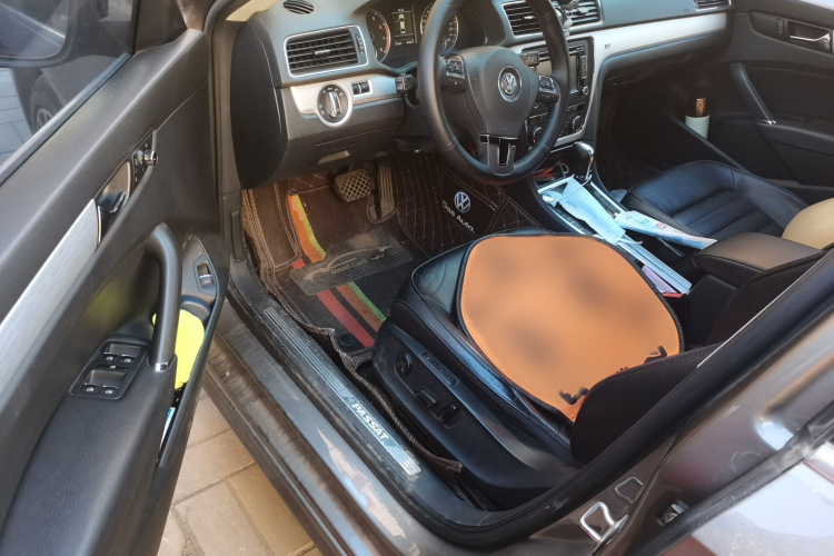 大众 帕萨特 2015款 1.8TSI DSG御尊版中控内饰7003