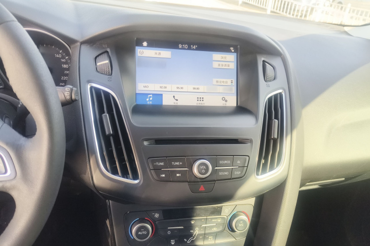 福特 福克斯 2018款 两厢经典 EcoBoost 180 自动精英型局部细节16