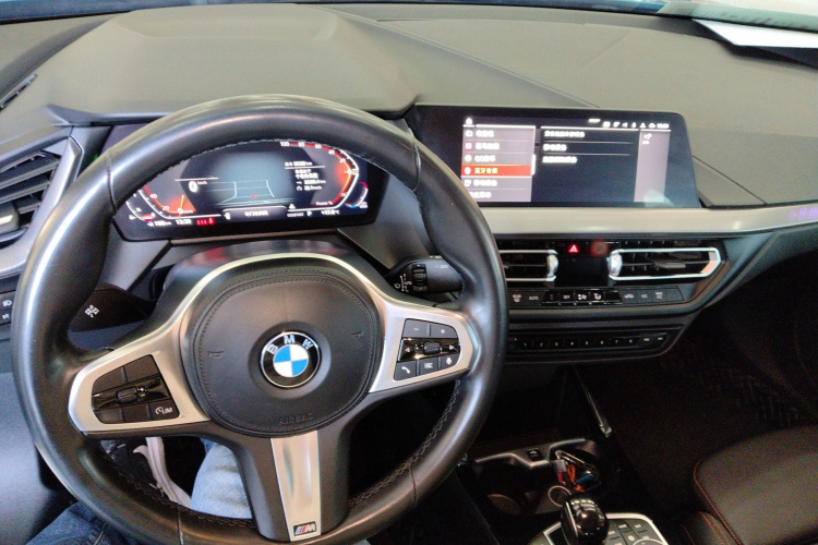 宝马2系(进口) 2023款 225i 四门轿跑车 M运动套装中控内饰12