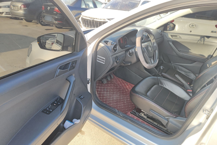 大众 捷达 2017款 1.4L 手动时尚型中控内饰20