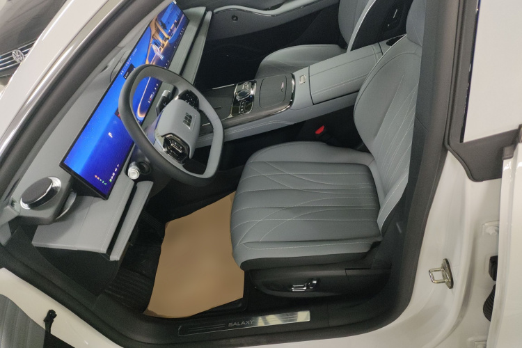 吉利银河 银河E8 2025款 575km 探索智驾版中控内饰19