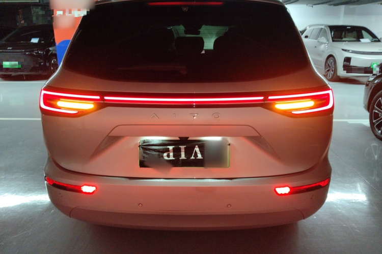 鸿蒙智行 问界M7 2024款 1.5T 智驾四驱Max版 5座车身外观6004