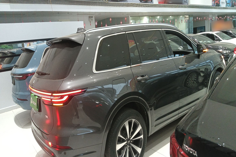 理想汽车 理想ONE 2020款 增程6座版车身外观7