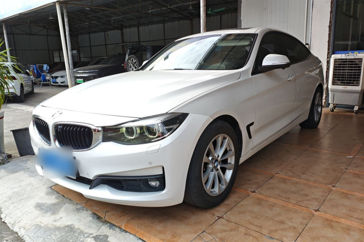 宝马3系GT 2017款 320i 时尚型车身外观1