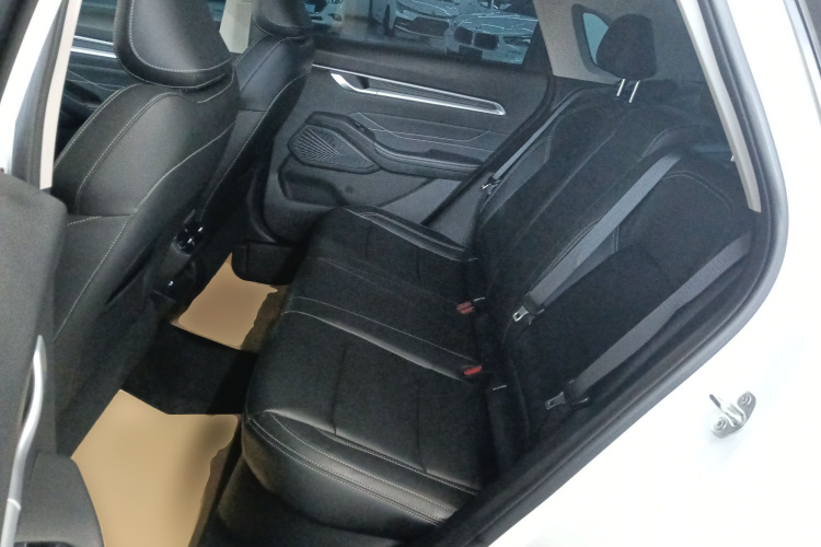 吉利汽车 帝豪 2025款 第4代 1.5L CVT龙腾版中控内饰21