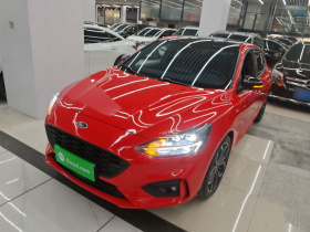 福特 福克斯 2021款 三厢 EcoBoost 180 自动ST Line