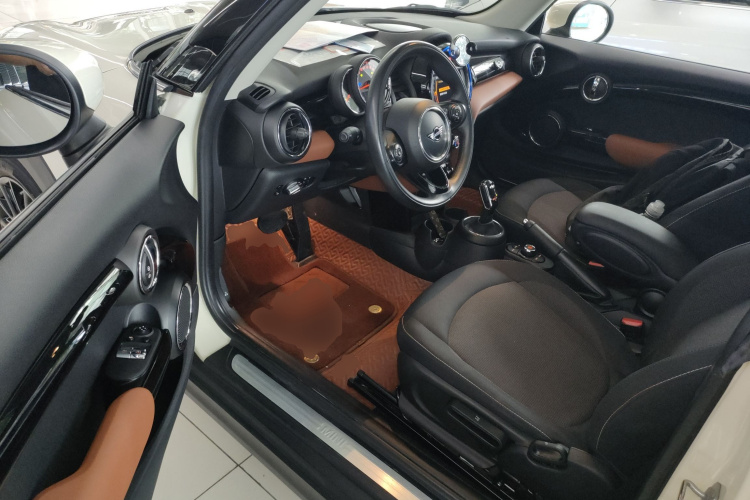 MINI 2019款 1.5T ONE PLUS中控内饰7003