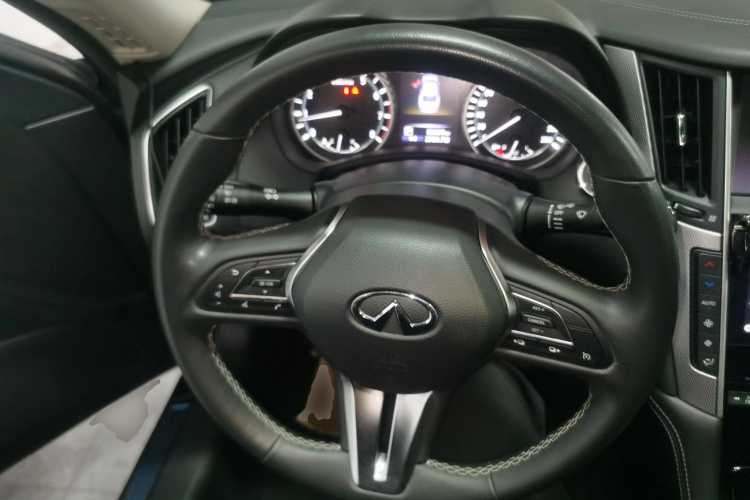 英菲尼迪Q50L 2018款 2.0T 逸享版 国VI局部细节13