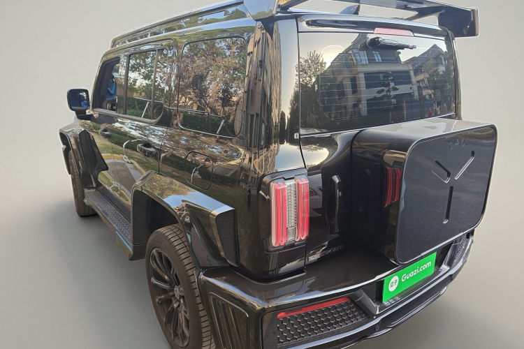 超境汽车 共创坦克300 2023款 2.0T 赛博骑士车身外观5