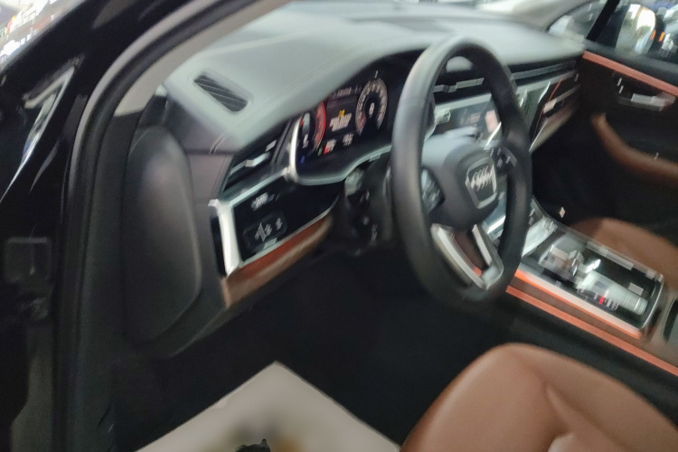奥迪Q7 2023款 55 TFSI quattro S line运动型中控内饰20