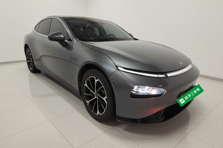 小鹏P7 2022款 480E车身外观3