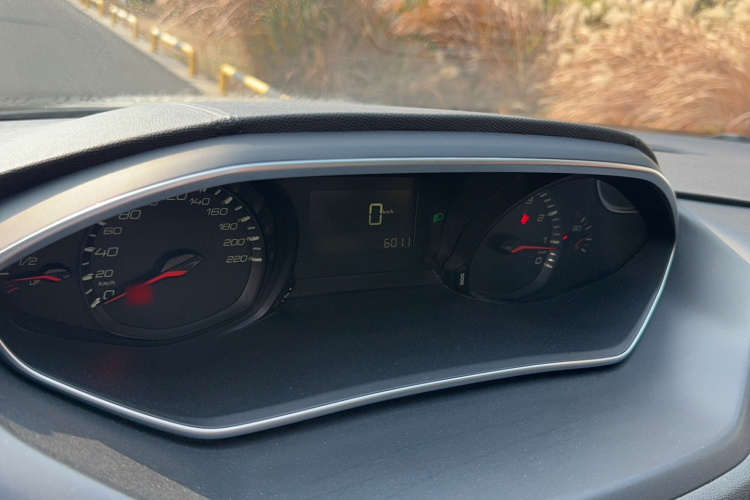 标致308 2016款 1.6L 手动时尚版中控内饰7003