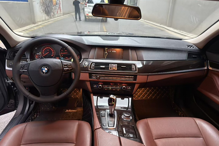 宝马5系 2014款 525Li 领先型中控内饰7002
