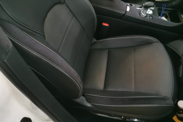 英菲尼迪QX50 2020款 2.0T 四驱旗舰版局部细节41