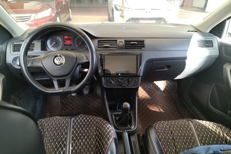 大众 桑塔纳 2018款 1.5L 手动风尚版中控内饰12