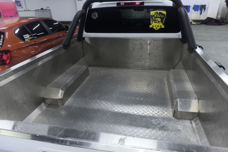 长城 金刚炮 2023款 2.0T自动柴油四驱精英型长箱GW4D20M机舱底盘23