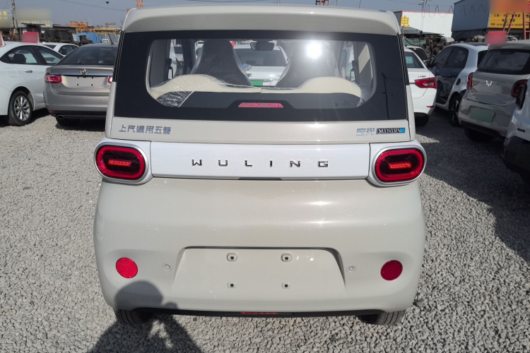 五菱汽车 宏光MINIEV 2024款 第三代 215km 青春版车身外观6