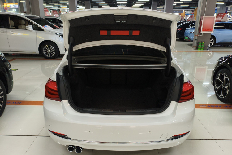 宝马3系 2017款 320Li 时尚型局部细节23