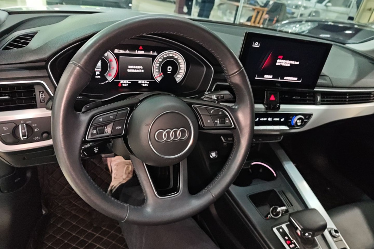 奥迪A4L 2020款 40 TFSI 豪华动感型中控内饰7002