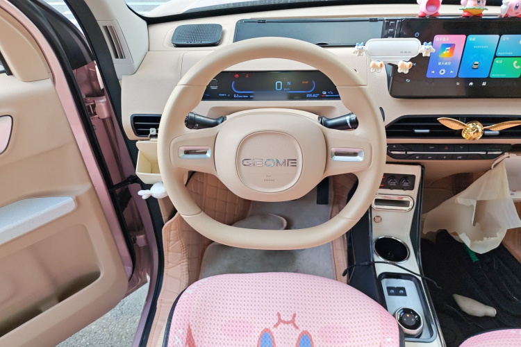 吉利银河 2023款 熊猫mini 200km 耐力熊中控内饰13