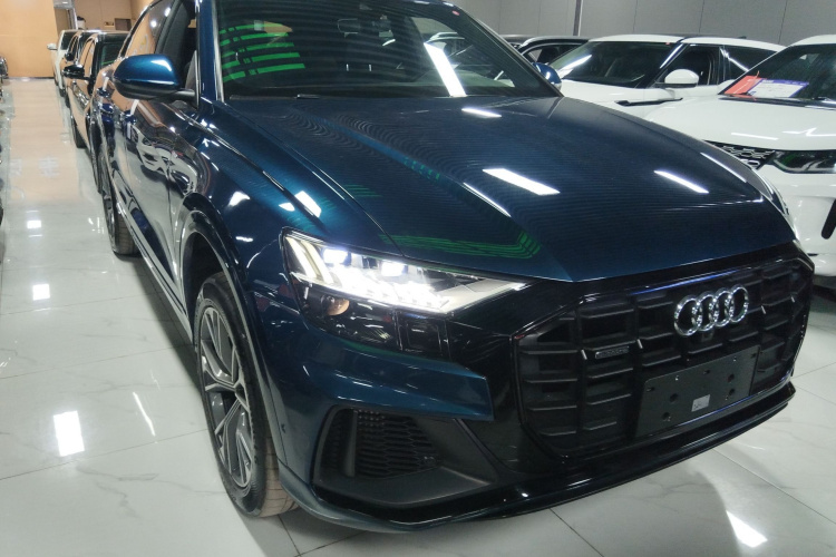 奥迪Q8 2021款 55 TFSI 臻选动感型车身外观3