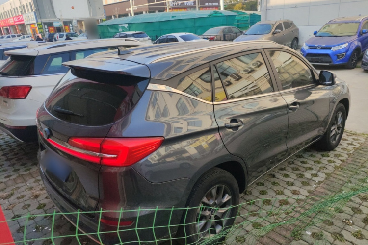 比亚迪 宋 2020款 经典版 1.5T 自动精英型车身外观7