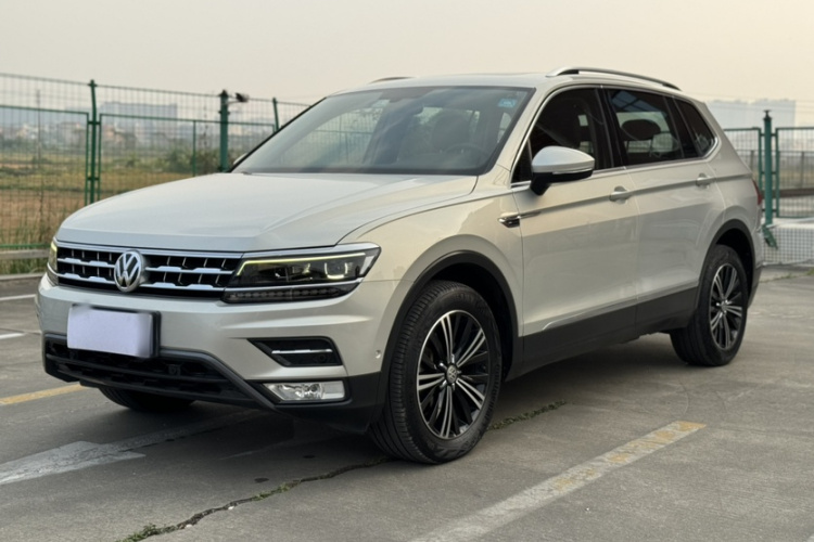 大众 途观L 2017款 330TSI 自动两驱旗舰版车身外观6007