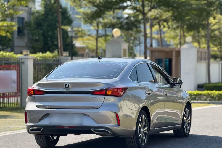 长安 逸动 2020款 PLUS 蓝鲸NE 1.4T GDI DCT旗舰型车身外观6007