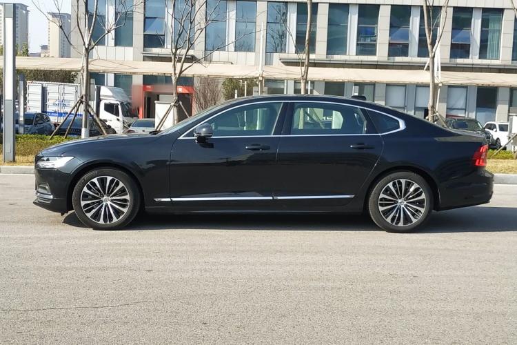 沃尔沃S90 2025款 B5 智逸豪华版车身外观6003