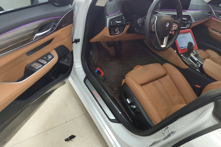 宝马6系GT 2021款 改款 630i 豪华设计套装中控内饰7003